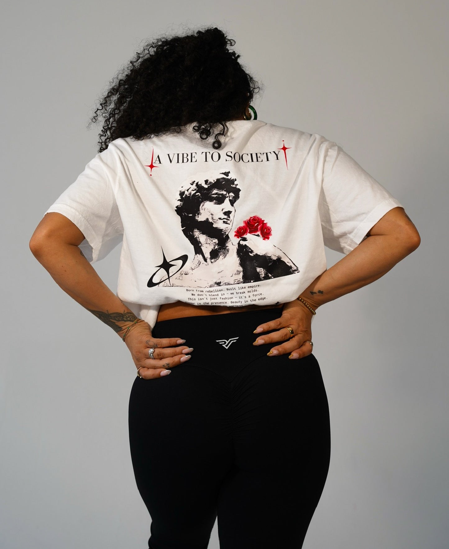 VIBES TEE