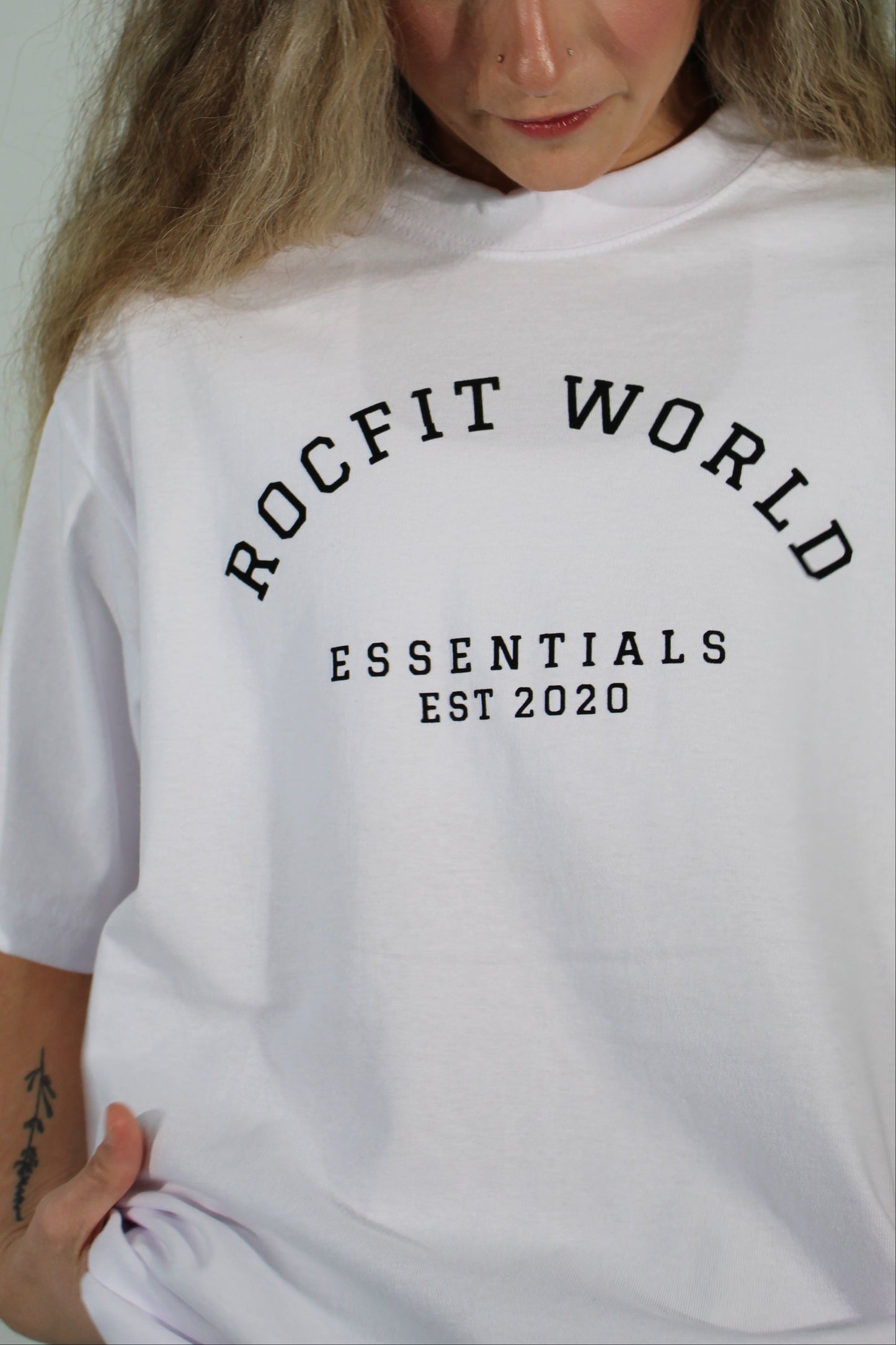 ESSENTIALS TEE